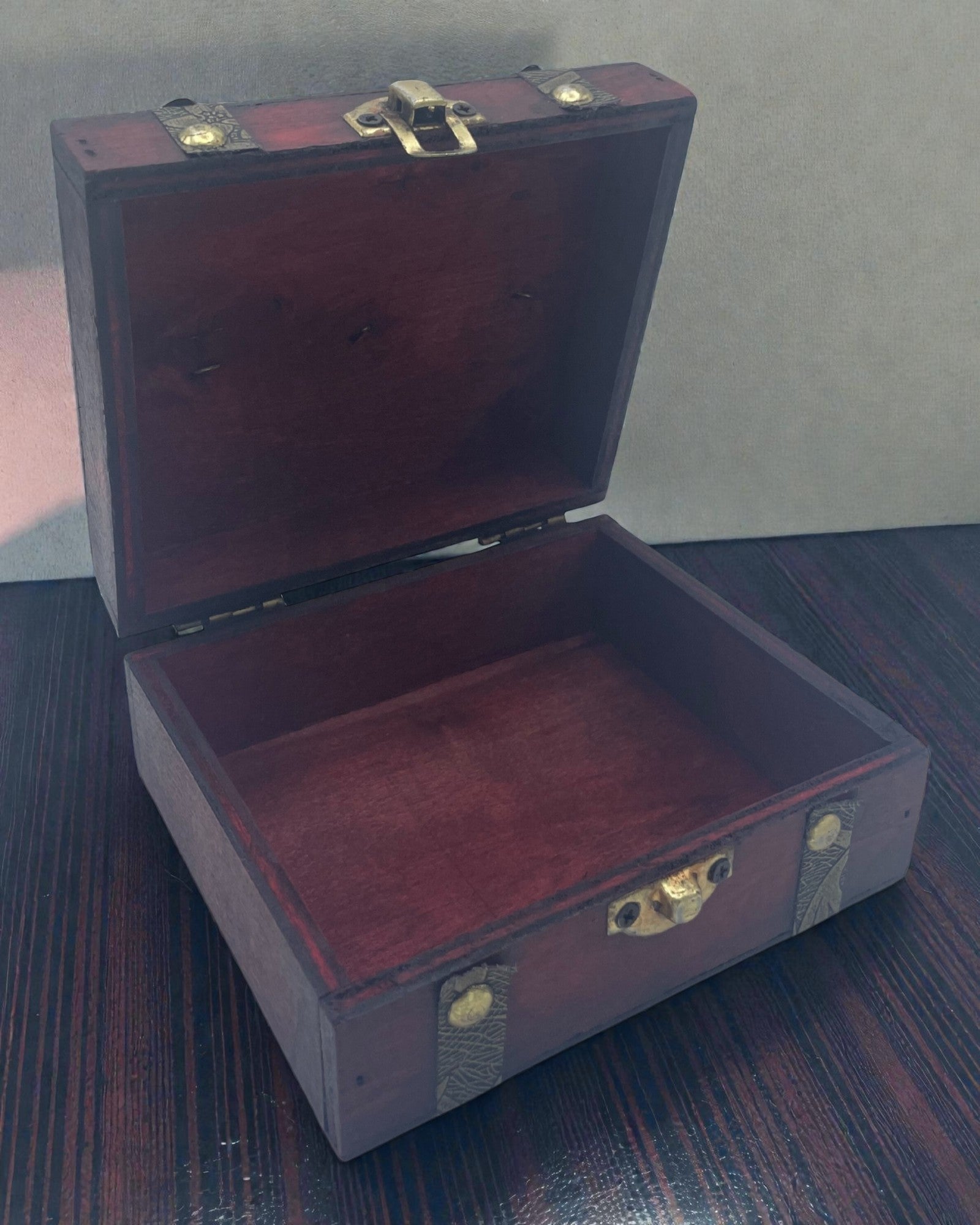 Cofanetto da tè color rubino – scatola quadrata marrone