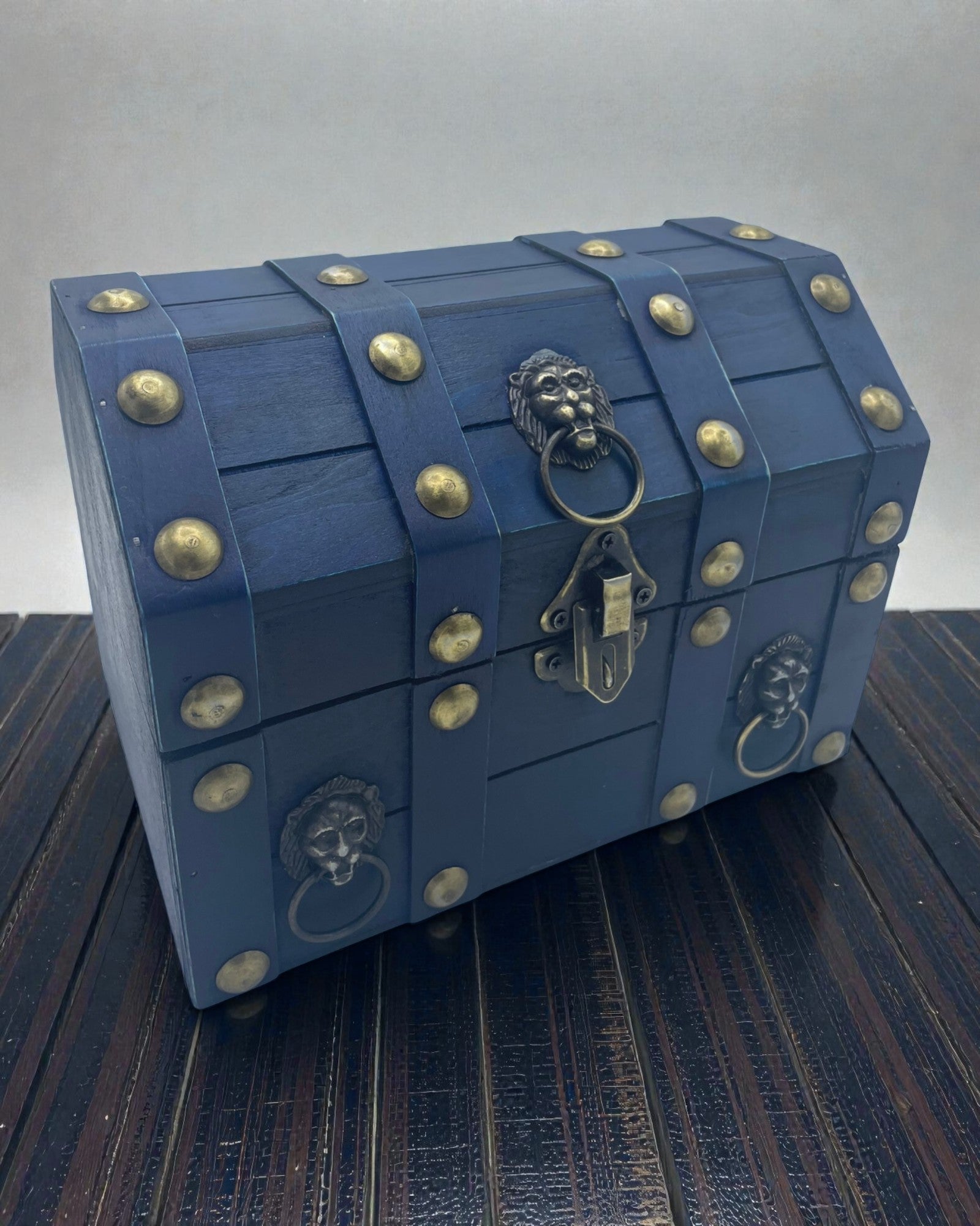 Arca del Cercatore degli Abissi – Grande Cassa Blu per Tesori