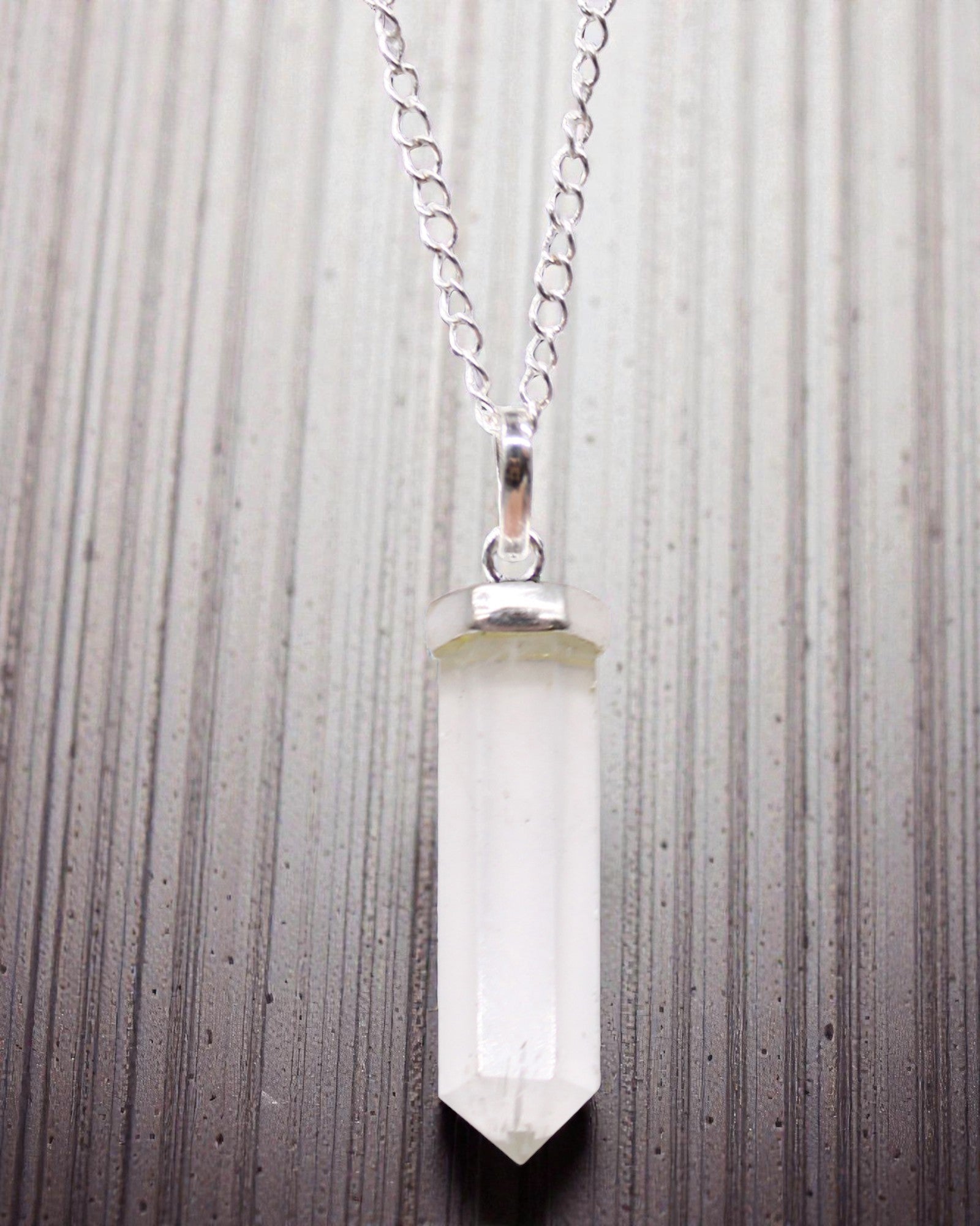 Punta di cristallo – classico pendente a punta in cristallo di rocca