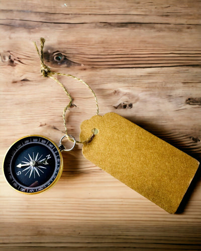 Bussola Compatta da Navigazione con Finitura in Metallo – Must-Have per Ogni Viaggiatore, con Incisione