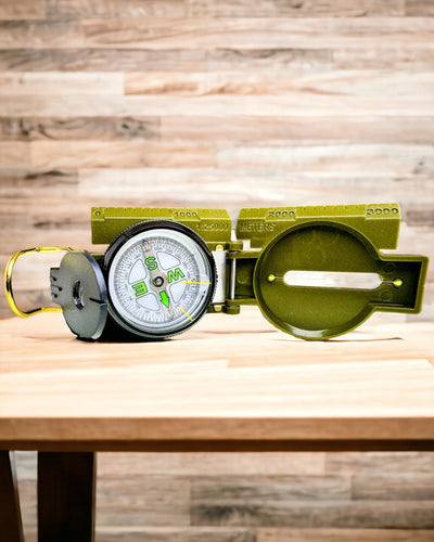 Bussola di Navigazione Impermeabile ad Alta Precisione in Colore Verde Militare – Affidabile per l'Orientamento, possibilità di incisione
