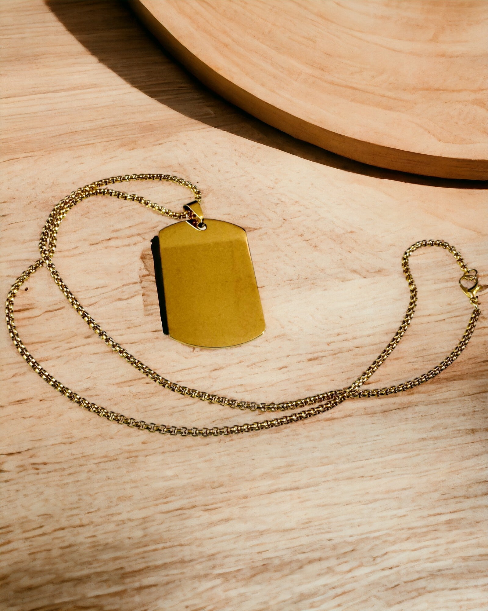 Collana con Dog Tag "Tre Sfumature di Stile" - Piastrina - Elegante Pendente in Acciaio Inossidabile con Opzione di Incisione
