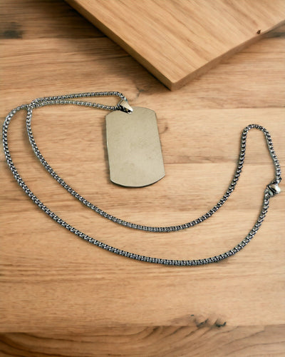 Collana con Dog Tag "Tre Sfumature di Stile" - Piastrina - Elegante Pendente in Acciaio Inossidabile con Opzione di Incisione