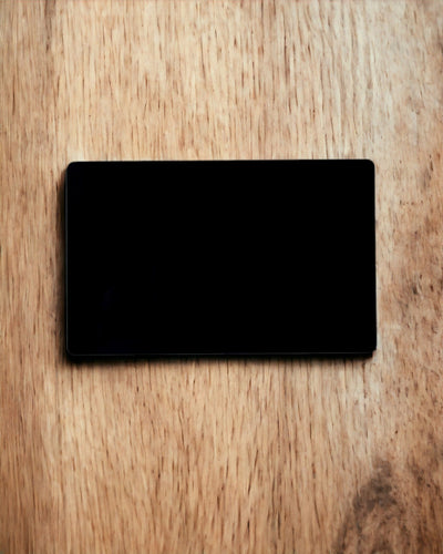 Esclusivo Biglietto da Visita in Metallo Nero Personalizzabile – Ideale come Regalo