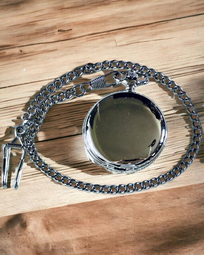 Orologio da Tasca Classico con Numeri Romani e Catena, al Quarzo, Lucentezza in Acciaio - colore argento