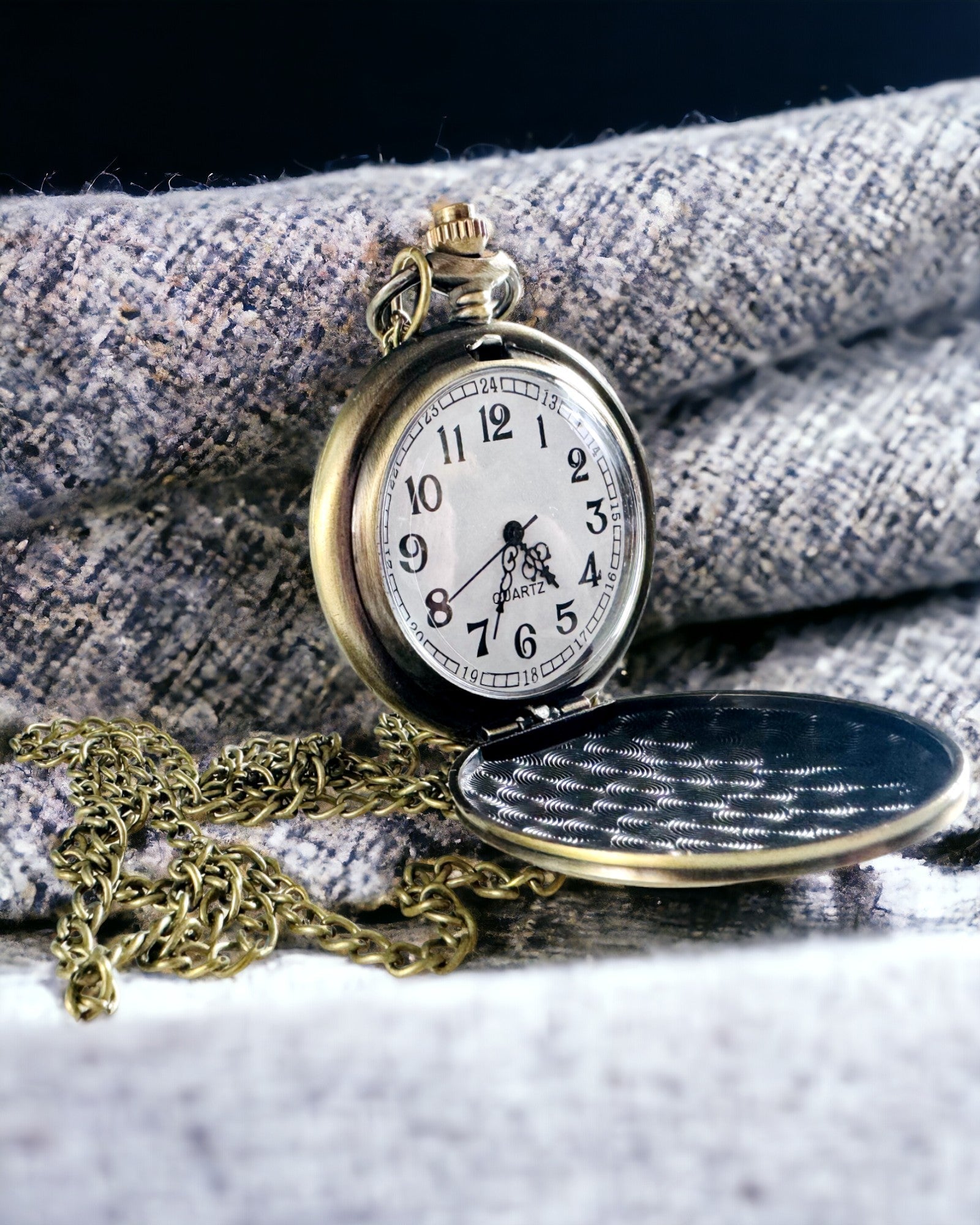 Orologio da tasca in stile vintage personalizzabile - oro spazzolato