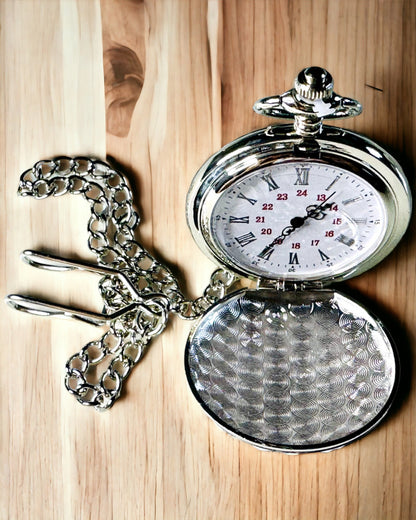 Orologio da tasca in argento con movimento al quarzo e possibilità di incisione
