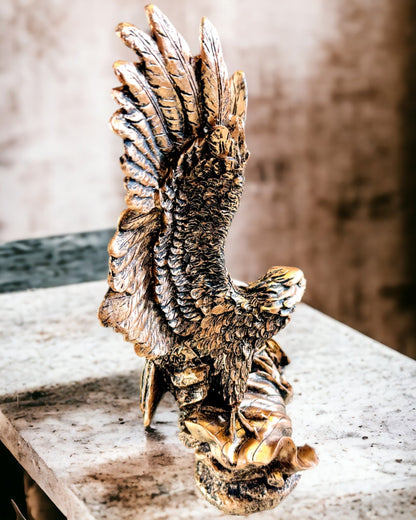 "Władca Wiatrów" - Scultura Retrò di Aquila in Stile Vintage con Opzione di Incisione