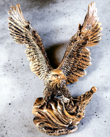 "Władca Wiatrów" - Scultura Retrò di Aquila in Stile Vintage con Opzione di Incisione