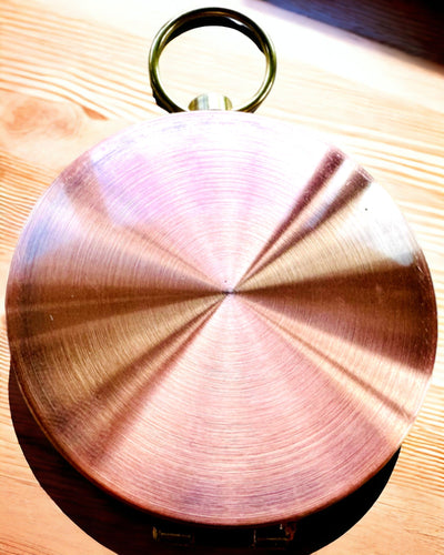 Bussola oro rosa - navigazione in stile retrò - strumento portatile e preciso per determinare la direzione per viaggiatori ed esploratori. Incisione, personalizzazione.