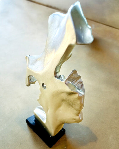 Statua "Eleganza in Pietra" colore argento - Decorativa con Opzione di Incisione, 2 dimensioni a scelta