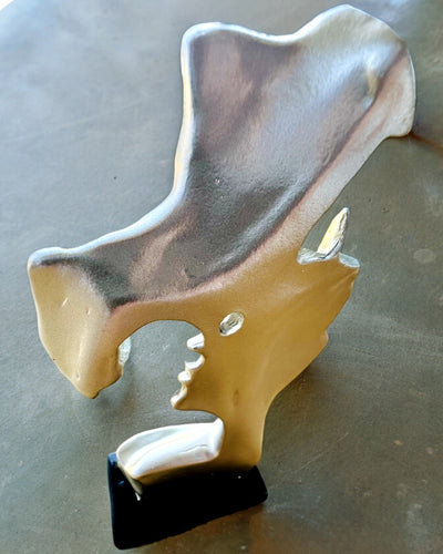 Statua "Eleganza in Pietra" colore argento - Decorativa con Opzione di Incisione, 2 dimensioni a scelta