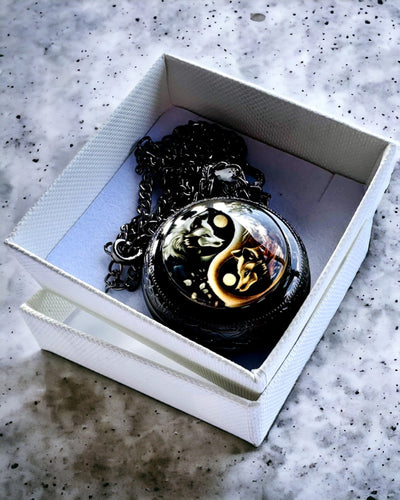 Orologio da tasca "Mystic Wolves" con opzione di personalizzazione con incisione