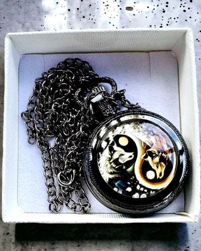 Orologio da tasca "Mystic Wolves" con opzione di personalizzazione con incisione