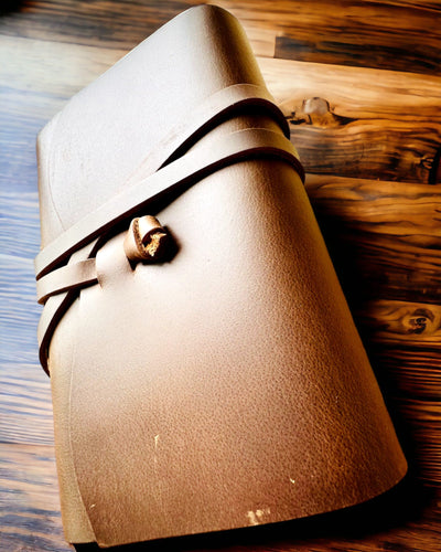 Taccuino Premium "RetroNotes" – Elegante taccuino in Vera Pelle - 200 pagine, 120g, taccuino, album da disegno, colore marrone, personalizzazione con incisione