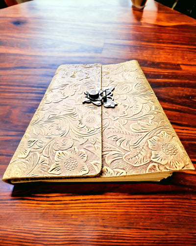 Taccuino Retrò di Lusso con Copertina in Pelle - "Vintage Elegance", 480 pagine, possibilità di personalizzazione con incisione