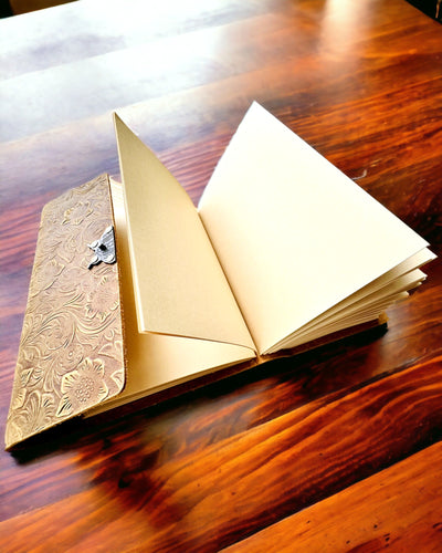 Taccuino Retrò di Lusso con Copertina in Pelle - "Vintage Elegance", 480 pagine, possibilità di personalizzazione con incisione