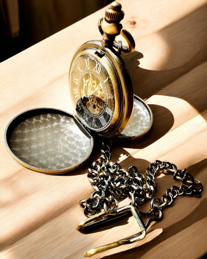 Orologio da tasca classico "Vintage Elegance", colore oro, possibilità di personalizzazione con incisione