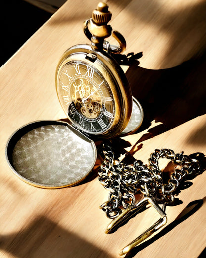 Orologio da tasca classico "Vintage Elegance", colore oro, possibilità di personalizzazione con incisione