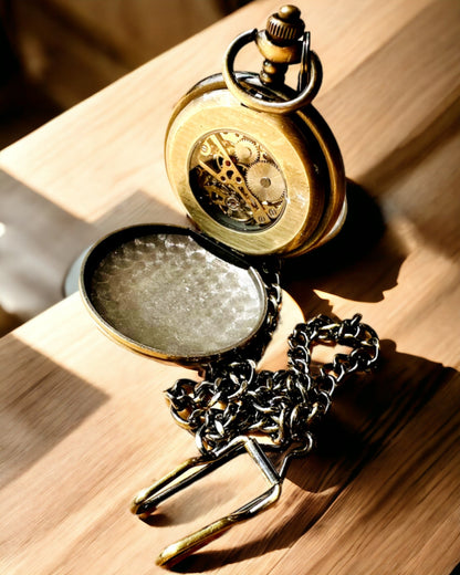 Orologio da tasca classico "Vintage Elegance", colore oro, possibilità di personalizzazione con incisione