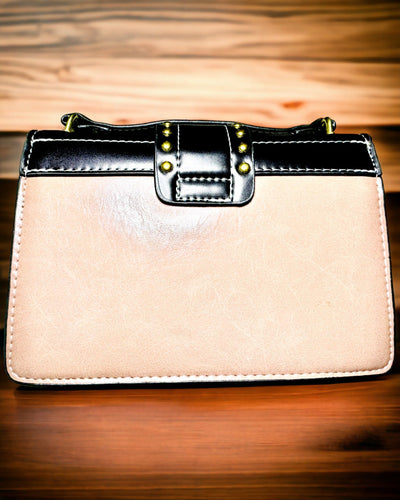 Borsa a Tracolla Quadrata Viola Chiaro con Motivo Leone – Elegante Borsetta in Pelle PU Testurizzata. Personalizzazione con Incisione