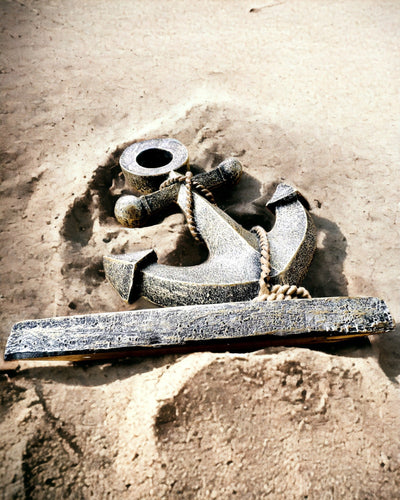 Scultura Rustica di Ancora in Resina - "Leggenda Marina", personalizzazione dell'ancora con incisione