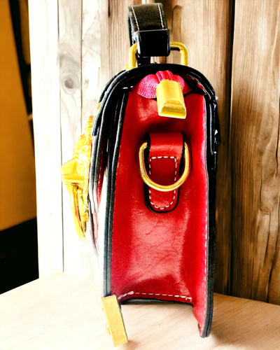 "Królewski Ryk" Borsa a Tracolla Quadrata con Testa di Leone