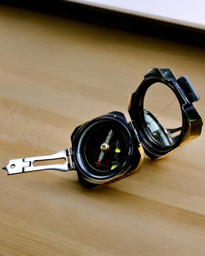 Bussola solida e premium da Capitano "Navigator" - con opzione di personalizzazione tramite incisione