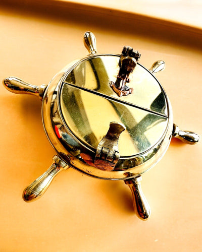 "Posacenere in Ottone da Capitano - opzione di personalizzazione per regalo con incisione, fatto a mano"