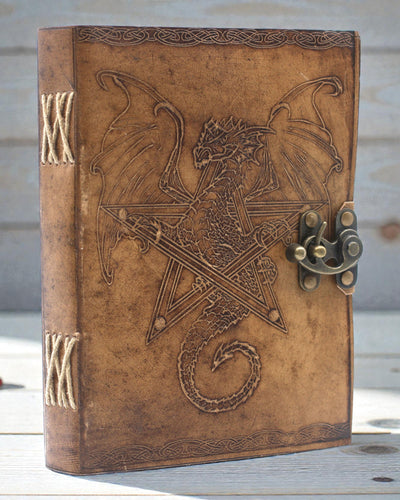 Taccuino in pelle Drago, Custode delle Leggende – lavorato a rilievo a mano 20 × 15 cm