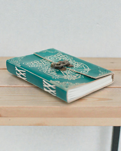 Taccuino in pelle turchese „Pace” con cerniera – armonia e tranquillità (18 x 13 cm)