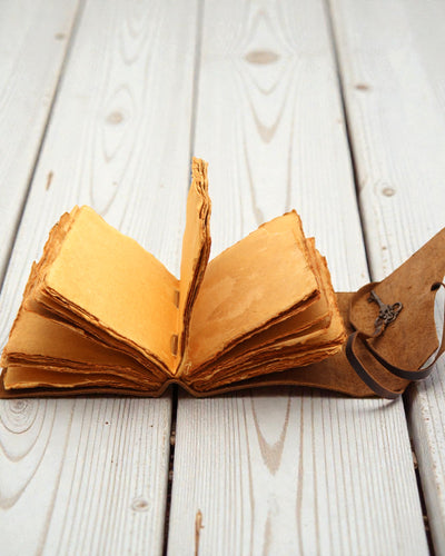 Taccuino in pelle oliata con chiave dei segreti – diario in stile d’epoca 13 × 18 cm