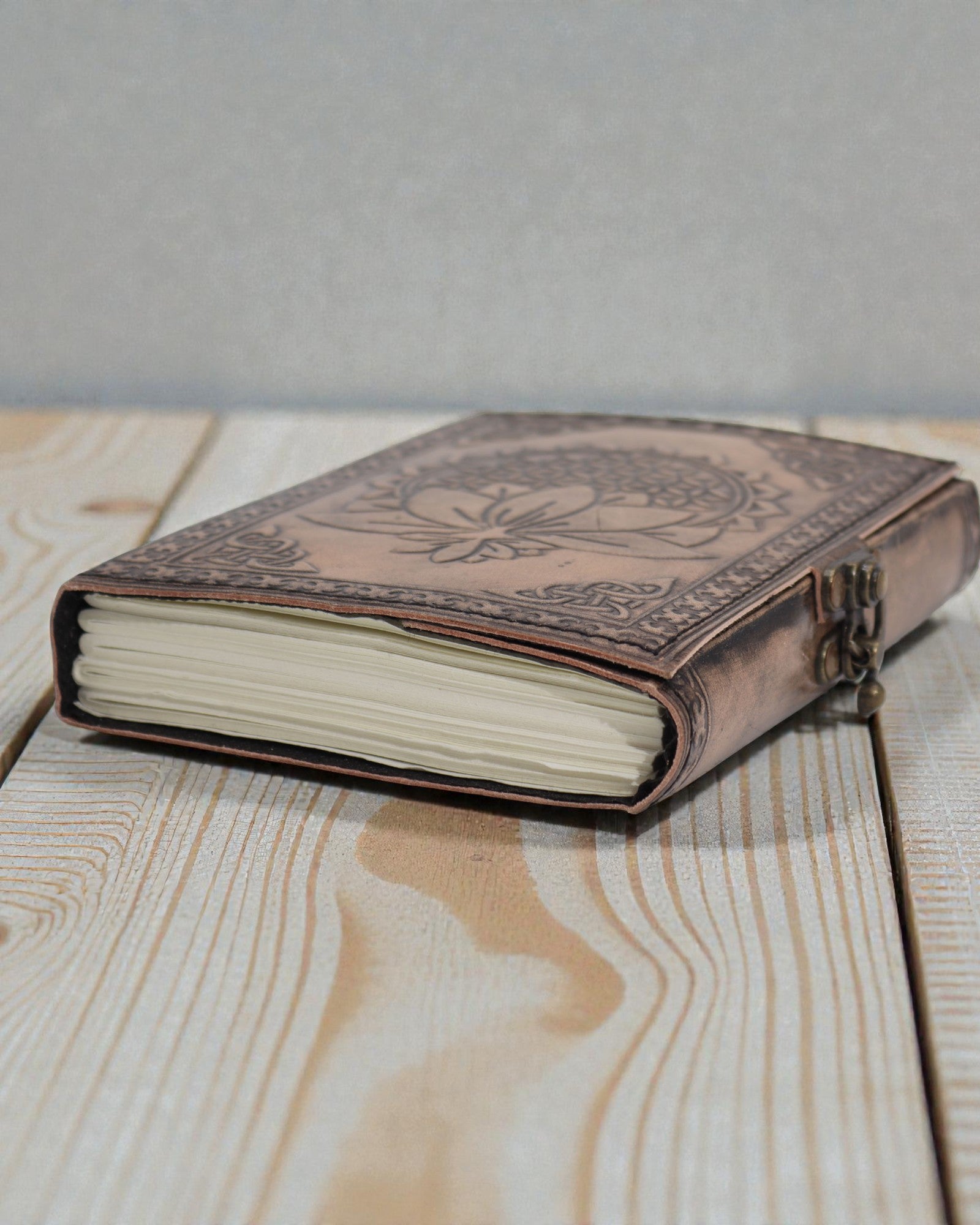 Mandala di loto - Taccuino esoterico - Grigio antico - 200 pagine - Bordo cucito - 17.5x12.5x3cm