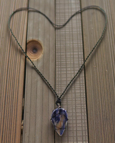 Lacrima di Serenità – Collana in Macramè con Sodalite
