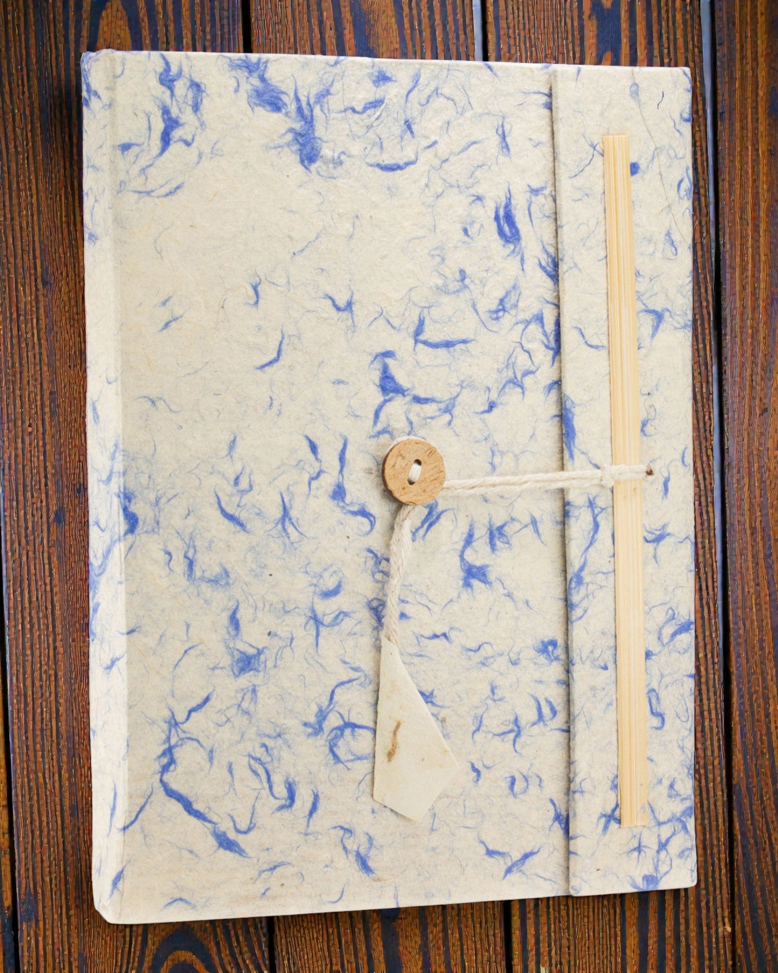 Nuvola di cotone blu – grande quaderno Lokta con cotone blu 21 × 15 cm, 45 fogli