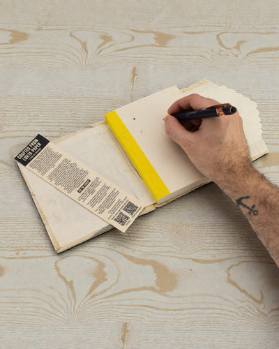 Taccuino medio Lokta Buganvillea (15 x 12 cm) – 45 fogli