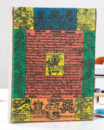 Taccuino Lokta con bandiera di preghiera tradizionale – Medio (15x12cm) – 45 fogli – Naturale