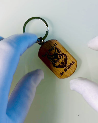 Portachiavi Elegante in Legno con Possibilità di Personalizzazione con Incisione – Ideale come Regalo