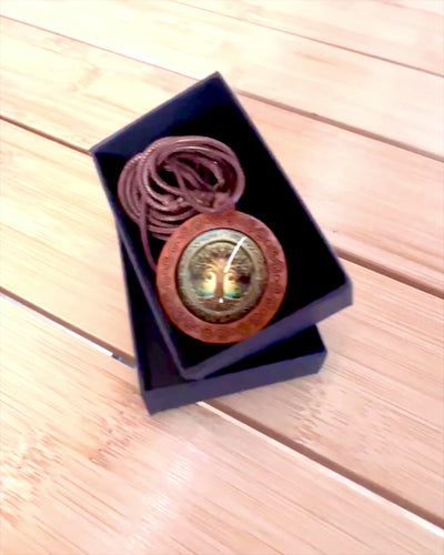 Amuleto della Vita "Albero degli Antenati" - Collana Fatta a Mano in Legno e Vetro, possibilità di personalizzazione con incisione per regalo