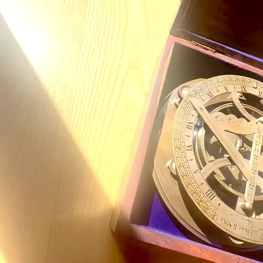 Grande bussola in ottone XXL con orologio solare in elegante scatola di legno