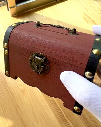 Magiczna Skrzynia Skarbów - Skarbonka, personalizzazione con incisione