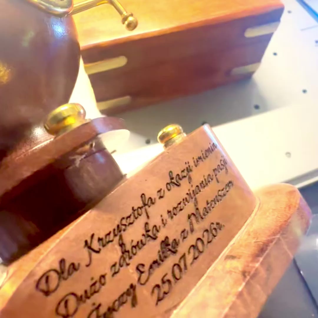 Piccolo Elmo da Sub Retrò con Orologio e Personalizzazione
