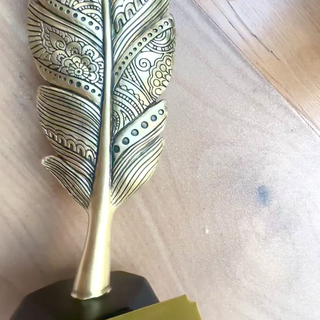 Penna decorativa dorata 30,7 cm con possibilità di incisione