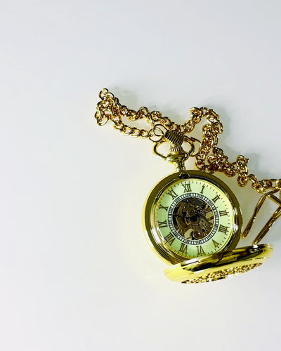 Orologio da Tasca Retrò Intagliato con Meccanismo a Carica Manuale, colore Oro con Scala Romana e Quadrante Luminoso, Stile Vintage