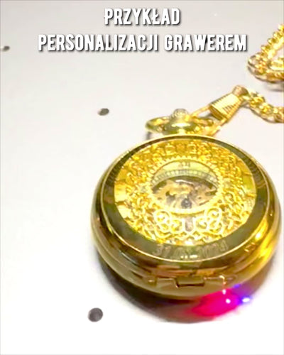 Orologio da Tasca Retrò Intagliato con Meccanismo a Carica Manuale, colore Oro con Scala Romana e Quadrante Luminoso, Stile Vintage