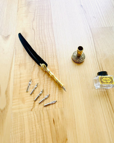 Piuma d'Oca Elegante con Set di Accessori - Royal Quill, possibilità di personalizzazione con incisione