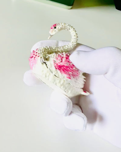 Elegante Scrigno "Gioiello del Cigno" - personalizzazione con incisione