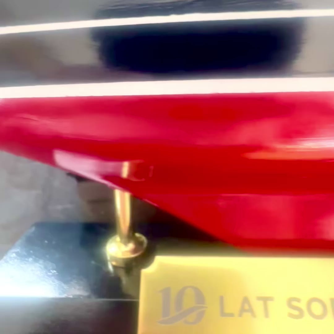 Elegante modello in legno di yacht a vela 30 cm con personalizzazione tramite incisione
