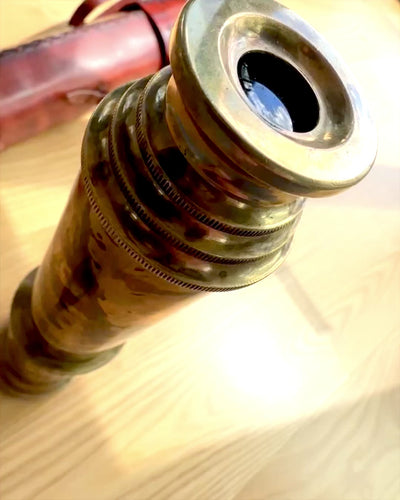 Cannocchiale Reale "Voyager 1818" – Esclusivo, in ottone, 83 cm, fatto a mano, con custodia in vera pelle – Edizione da collezione, personalizzabile con incisione per regalo