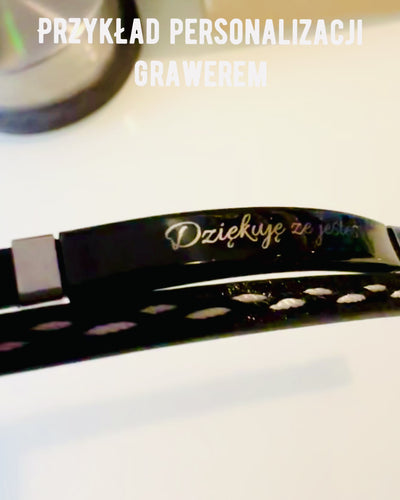 Braccialetto Sportivo in Pelle PU e Acciaio Inossidabile con Possibilità di Incisione – 3 Colori